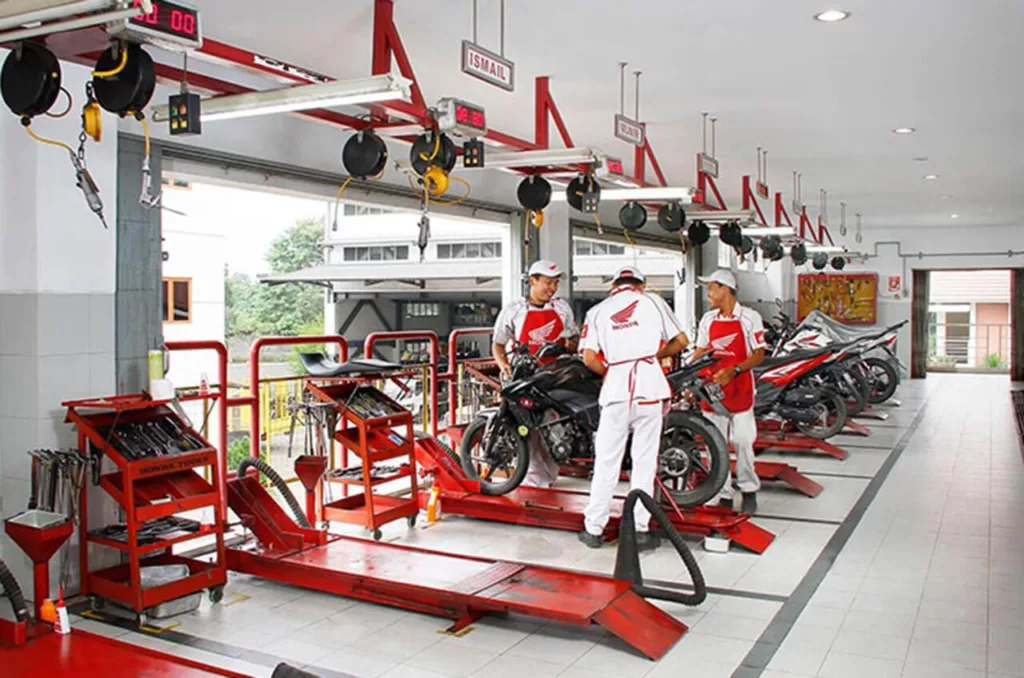 Wajib Tahu! Alasan Harus Rutin Ganti Pelumas Mesin Motor Honda 1 Astra Honda Authorized Service Station