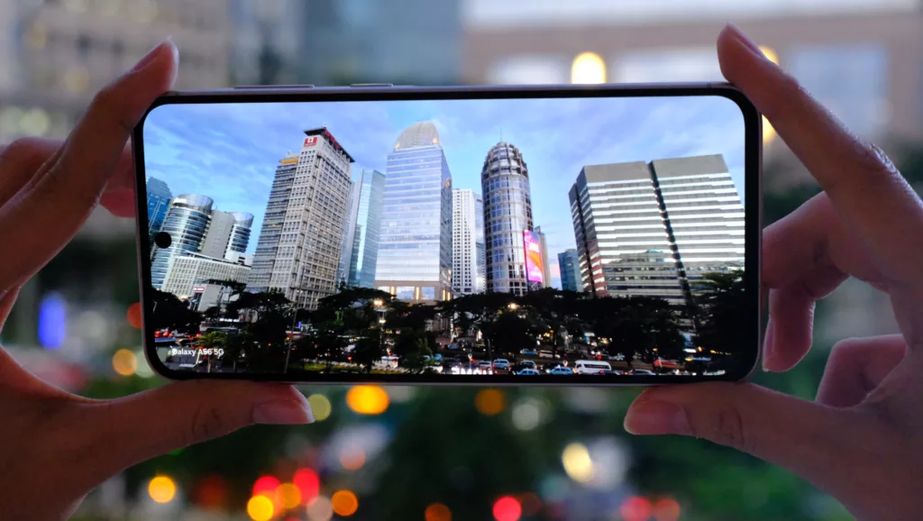 Fotografi malam memiliki daya tarik tersendiri, mulai dari cahaya kota yang gemerlap hingga refleksi jalanan yang estetik. Untuk mendukung kebutuhan visual Gen Z, Samsung menghadirkan Galaxy A56 5G.