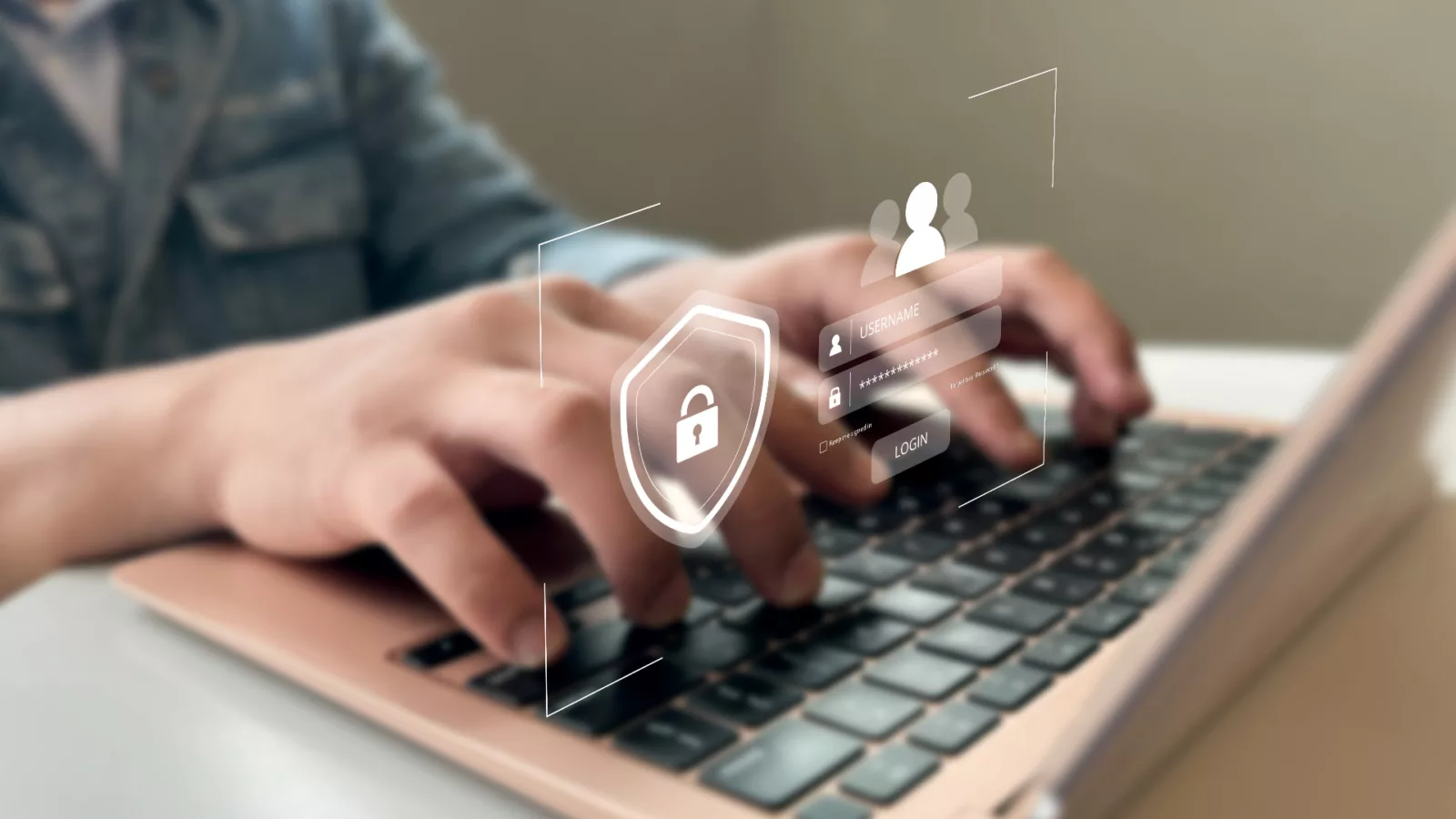 Jonathan Kriss dari AdaKami menekankan bahwa penyalahgunaan data bisa berakibat fatal, seperti pencurian identitas hingga pengambilalihan akun keuangan.