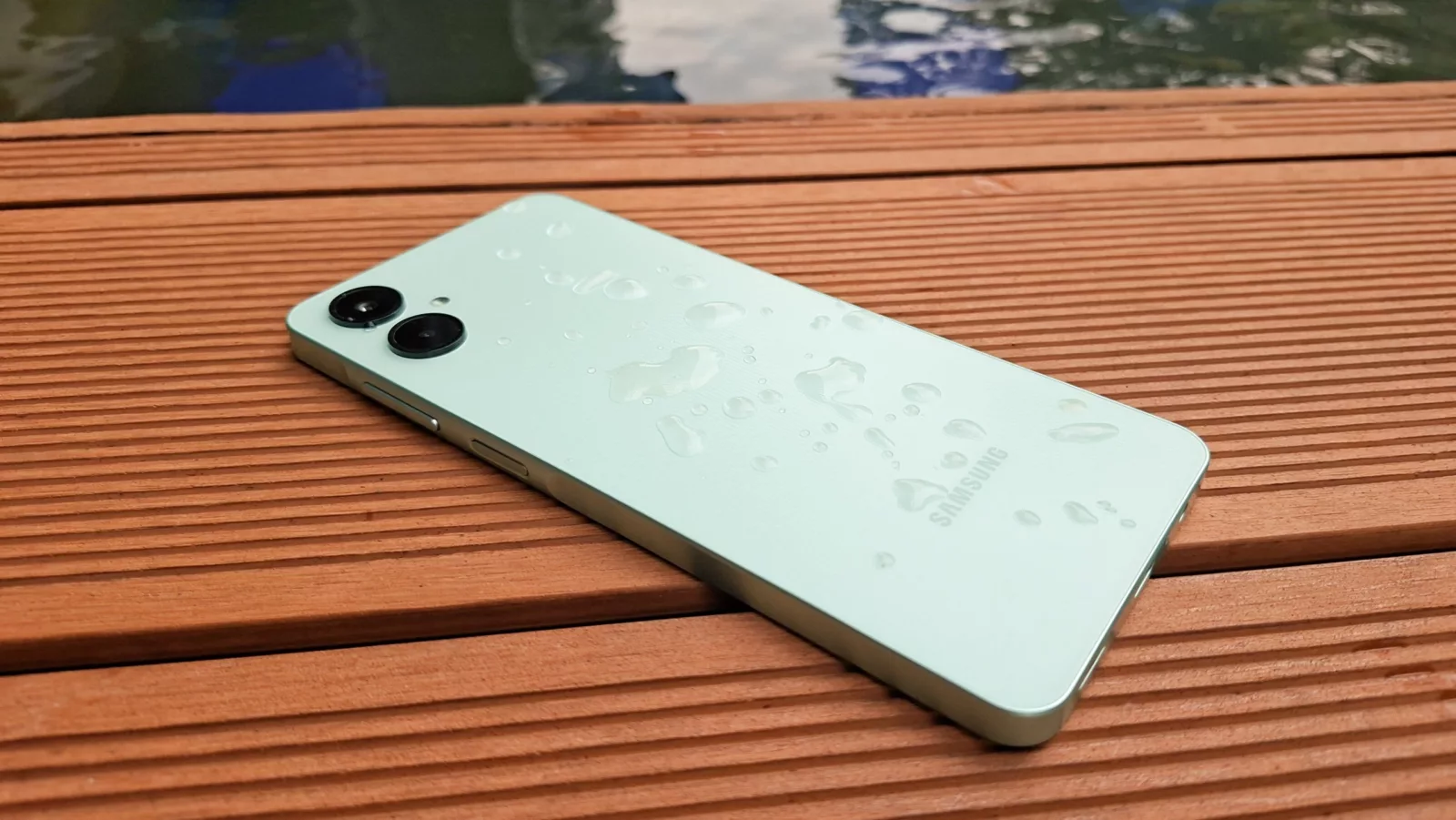 Samsung meluncurkan Galaxy A06 5G, smartphone terjangkau dengan performa, keamanan, dan daya tahan tinggi.