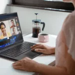 AI Dipersonalisasi untuk Bisnis? Lenovo ThinkPad Aura Jawabannya!