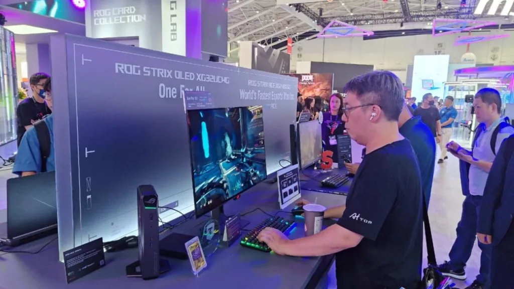 Desktop ROG dengan RTX 50 Series