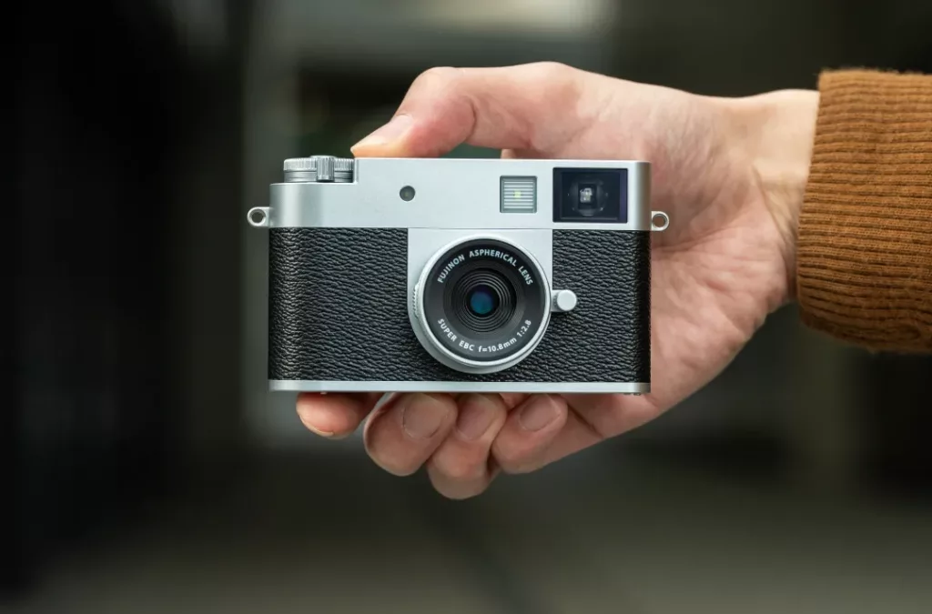 Fujifilm X-Half Hadirkan Sensasi Analog dengan Teknologi Digital dan Lensa Fixed