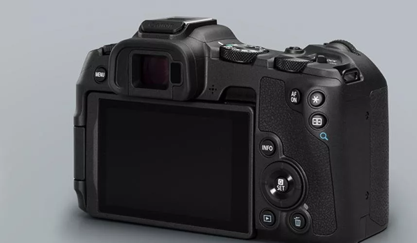 Canon EOS R8 Desain Ringkas dengan Sensor Full-Frame Andal