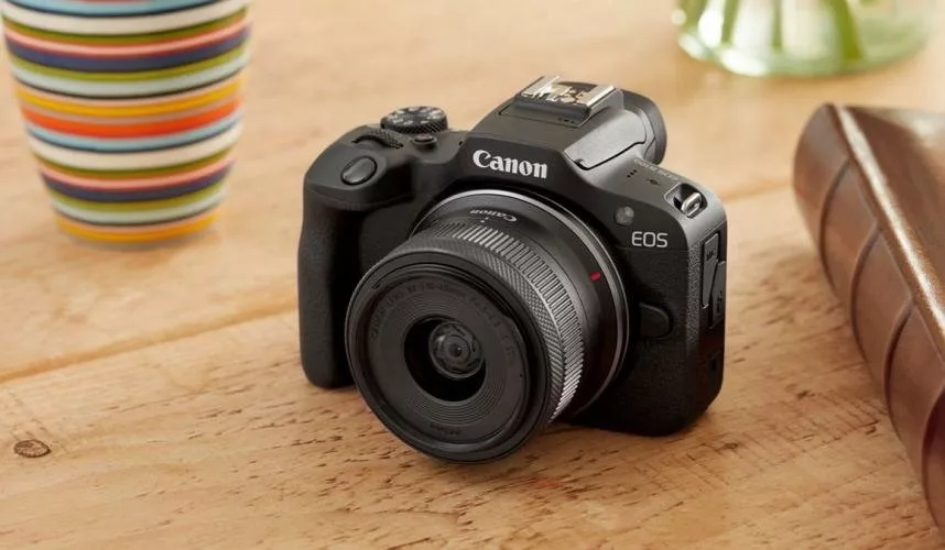 Kamera Canon EOS R100
