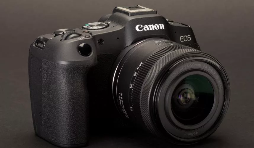 5 Rekomendasi Kamera Mirrorless Canon EOS R Termurah, Wajib Cek!