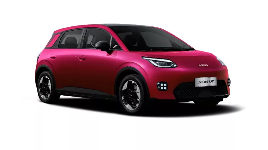 Mobil Listrik GAC Aion UT 2025