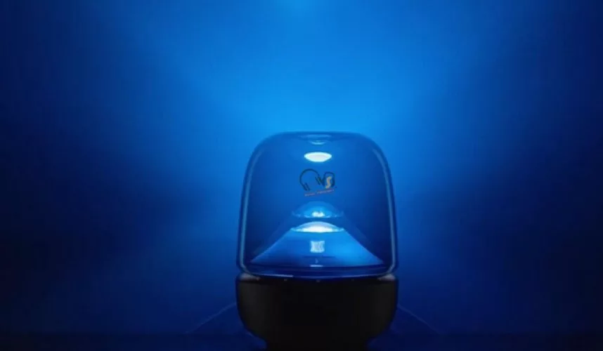 Suara Speaker Premium 2025: Harman Kardon Aura Studio 5