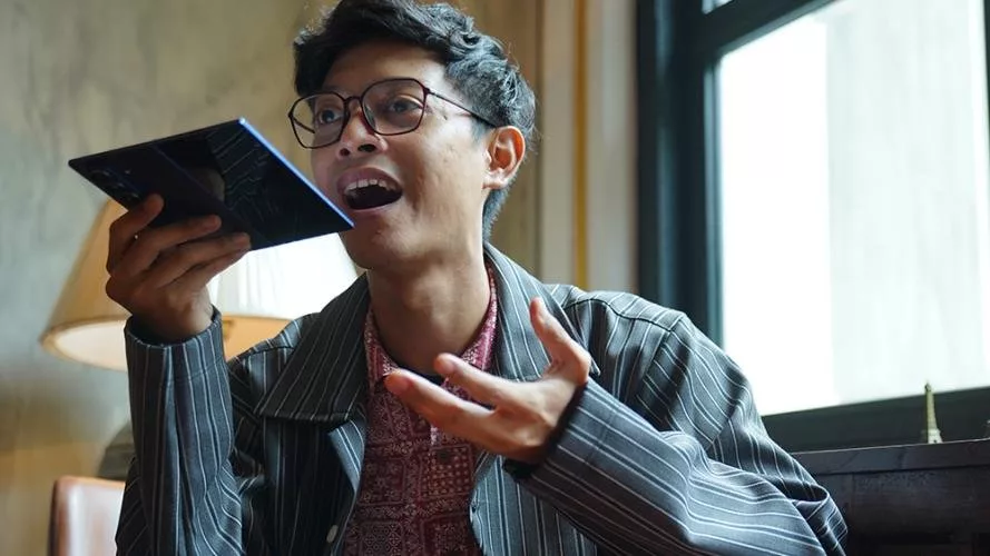 Bangkitnya Kreativitas Anak Muda: Galaxy Z Fold7 dan Z Flip7 Jadi Senjata Revolusioner Generasi Baru 3 Aulion sering memanfaatkan Gemini Live untuk bisa brainstorming bersama