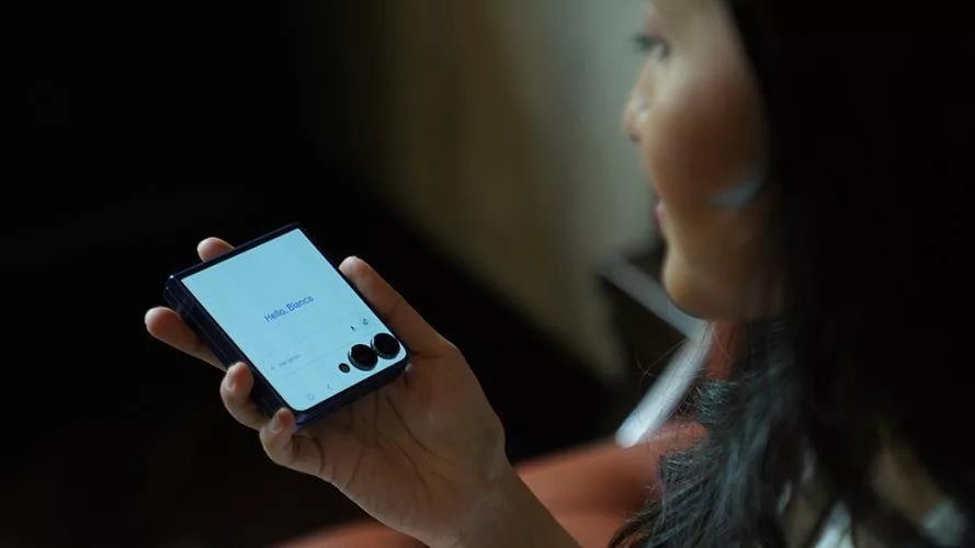 Bianca memanfaatkan Gemini AI untuk mencari ide menarik untuk brandnya