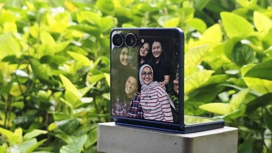 Galaxy Z Series: Galaxy AI dan Google Gemini Tingkatkan Produktivitas Semua Generasi 3 Dengan AI, Gen Z lebih leluasa untuk bikin konten sebagai bentuk self expression mereka