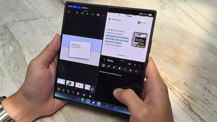 Galaxy Z Series: Galaxy AI dan Google Gemini Tingkatkan Produktivitas Semua Generasi 2 Produktivitas semakin seamless dan efisien berkat layar luas Galaxy Z Fold7
